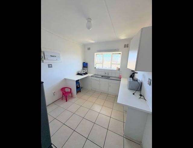 2 BEDROOM APARTMENT FOR SALE IN GRASSY PARK